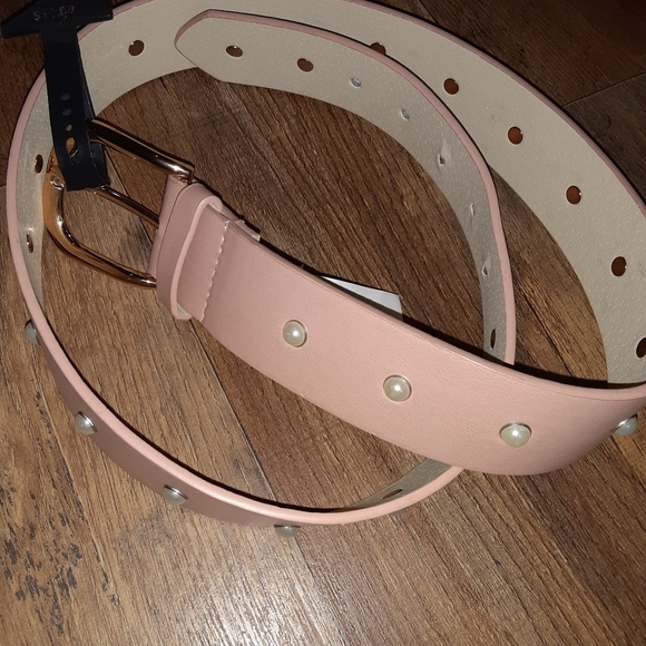 No boundaries NWT faux pearl-like pink belt size L - Picture 2 of 2